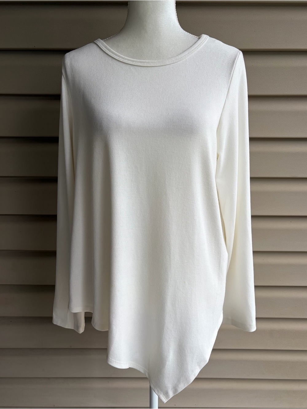 •Karen Kane• Asymmetrical Hem Long Sleeve Knit Top - Size XL